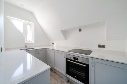 2 bedroom flat for sale, Sheen Lane, London, SW14
