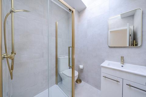 2 bedroom flat for sale, Sheen Lane, London, SW14