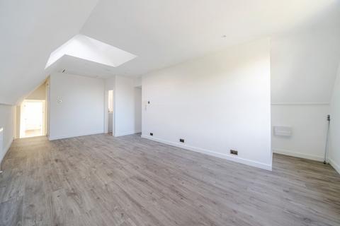 2 bedroom flat for sale, Sheen Lane, Putney, London, SW14