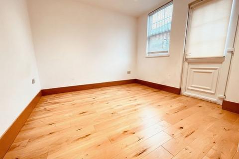 undefined, Croydon CR2