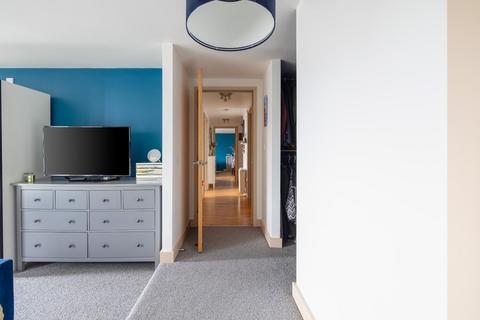 2 bedroom flat for sale, St. James Barton, City Centre