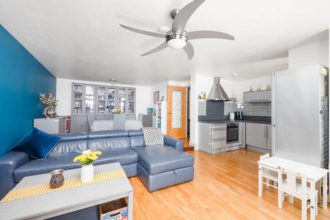 2 bedroom flat for sale, St. James Barton, City Centre