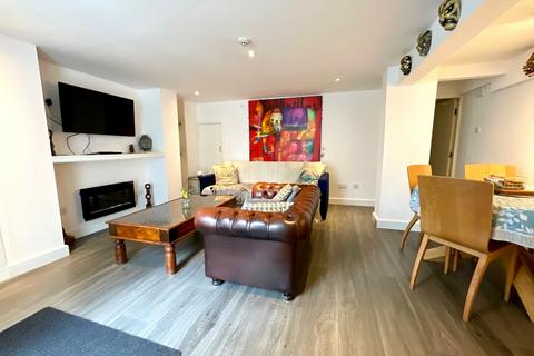 undefined, Queens Parade, Scarborough, YO12 7HT