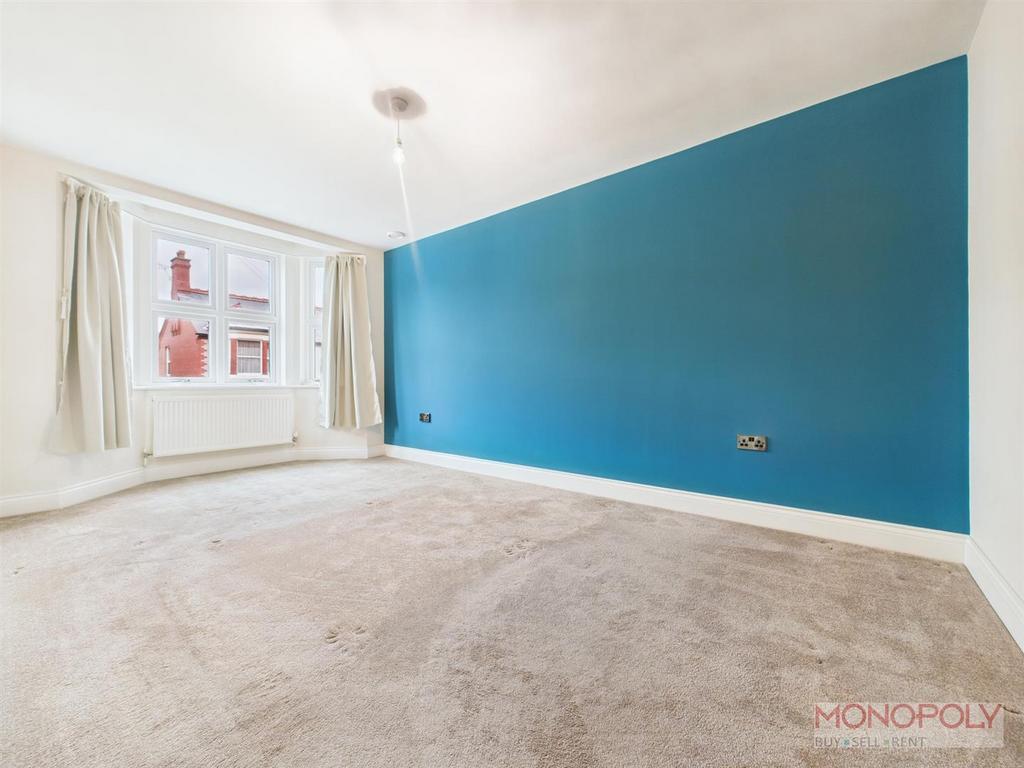 CAM04439 G0-PR0161-STILL016.jpg