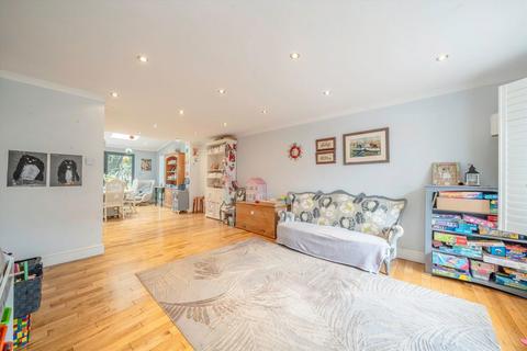 undefined, Oliver Close, London W4