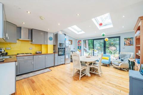 undefined, Oliver Close, London W4