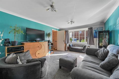 4 bedroom detached house for sale, Temple Pattle, Brantham
