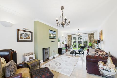 4 bedroom detached house for sale, Garton-On-The-Wolds, East Riding of Yorkshire YO25
