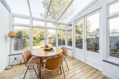 5 bedroom semi-detached house for sale, Wavertree Road, London SW2