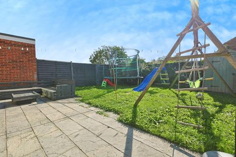 Blackthorn Lane, Willerby, Hull, East Riding of Yorkshire, HU10 6RB