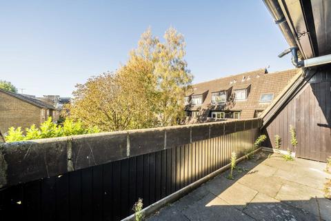 2 bedroom flat for sale, Abbeyfields Close, London NW10