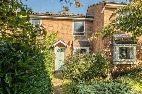 Arundel Close, London SW11