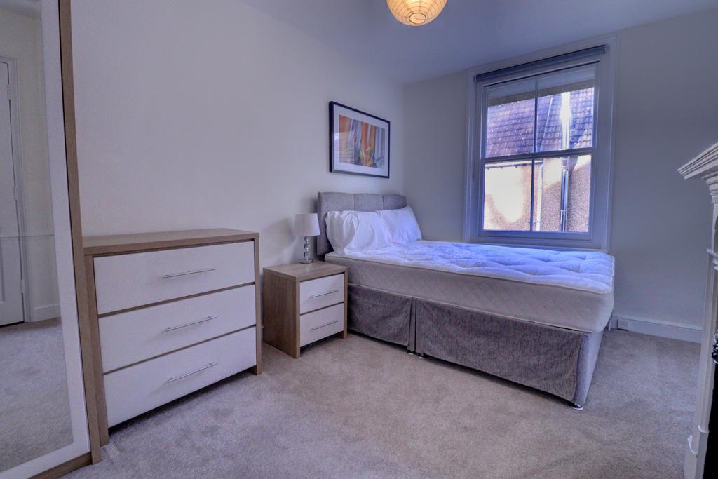Bed 3.jpg