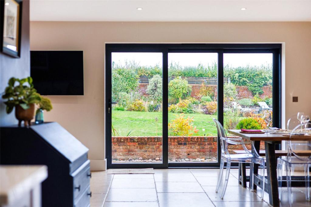 Kitchen/Dining