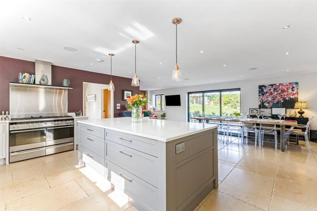 Kitchen/Dining