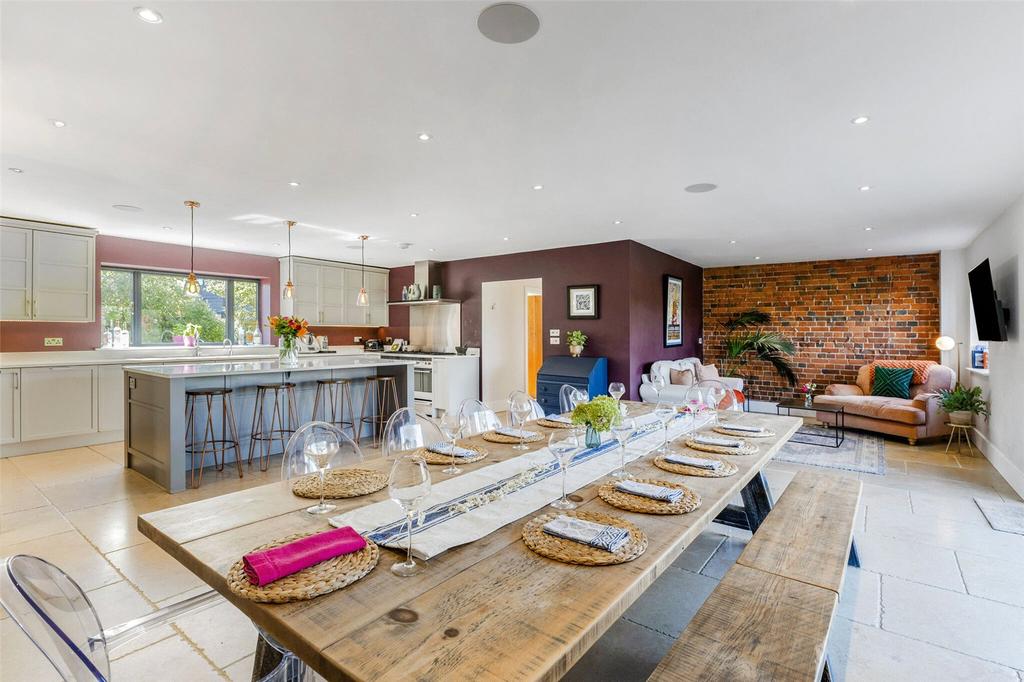 Kitchen/Dining