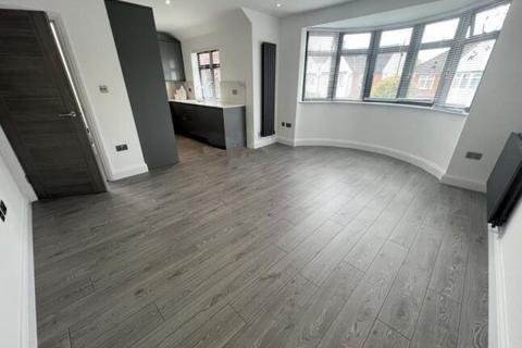 3 bedroom flat to rent, Hervey Close,  Finchley,  N3