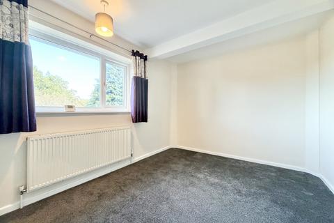 3 bedroom terraced house to rent, Grasmere Close, Castleford