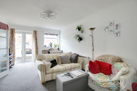2 bedroom ground floor flat for sale, Victoria Park Gardens, Worthing BN11 4ED