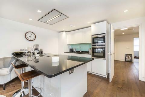 2 bedroom flat to rent, Bruton Place, London W1J