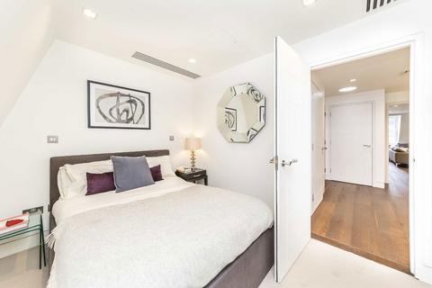 2 bedroom flat to rent, Bruton Place, London W1J
