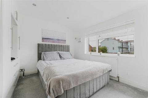13 Perryman Way, Slough, SL2 2HF