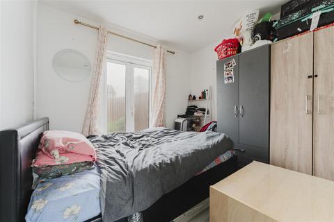 13 Perryman Way, Slough, SL2 2HF