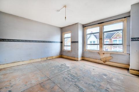 2 bedroom apartment for sale, Werndee Road, London