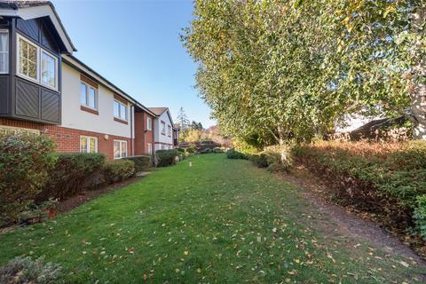 1 bedroom retirement property for sale, Avenue Road, London N14
