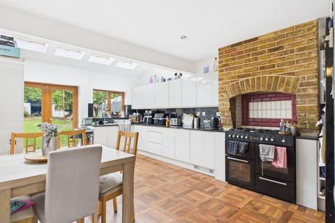 4 bedroom semi-detached bungalow for sale, Vincent Close, Corringham, SS17