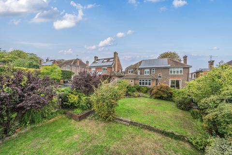 Farnham Road, Guildford, GU2