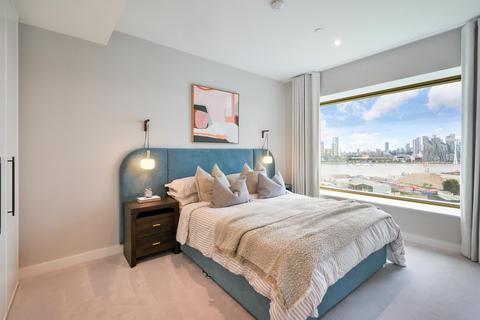 3 bedroom apartment for sale, Steamer Building, Royal Wharf, London, E16
