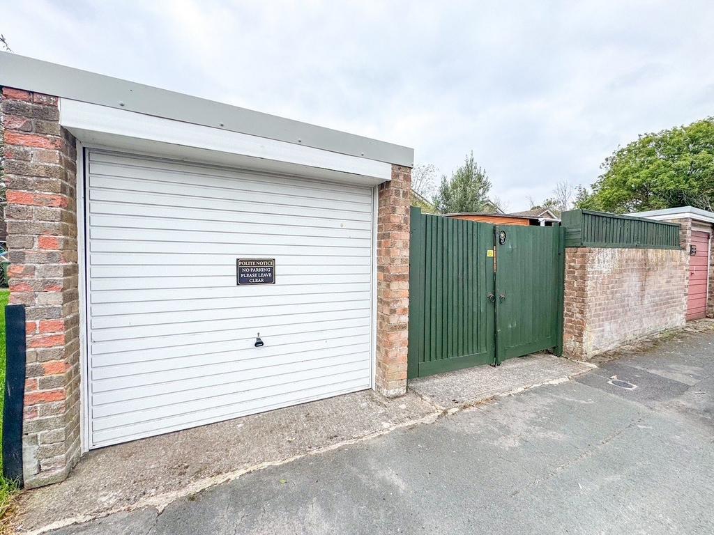 Garage &amp; Parking