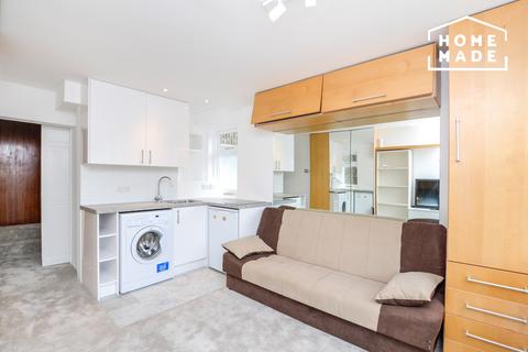 Studio to rent, Inverness Terrace Bayswater W2