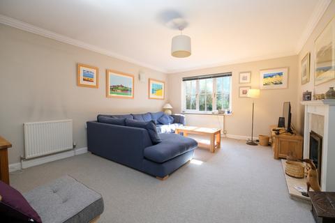 4 bedroom detached house for sale, Huron Close, Green Street Green