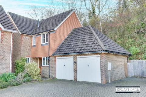 4 bedroom detached house for sale, Huron Close, Green Street Green