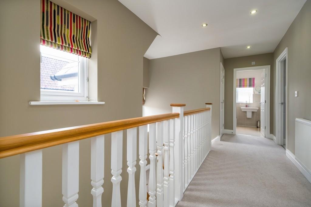 1440px-4 Shrubbery Close-23