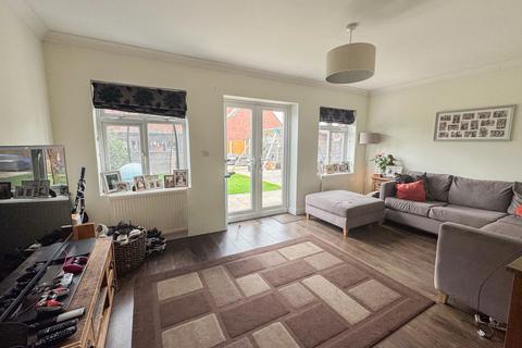 4 bedroom semi-detached house for sale, Lower Road, Hullbridge