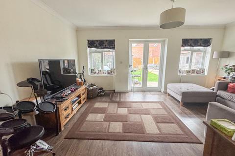 4 bedroom semi-detached house for sale, Lower Road, Hullbridge
