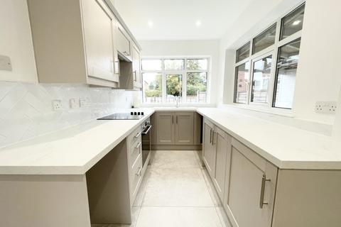 3 bedroom semi-detached house for sale, Smalewell Drive, Pudsey