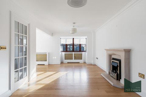 4 bedroom detached house for sale, Beech Hill, Hadley Wood