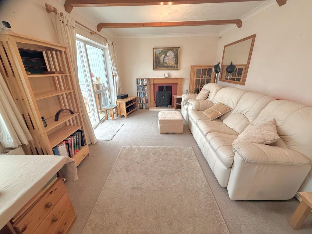 30 Clarence Drive Rear Lounge 1