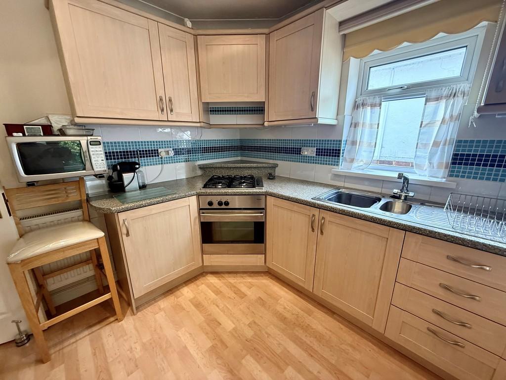 30 Clarence Drive Kitchen 2