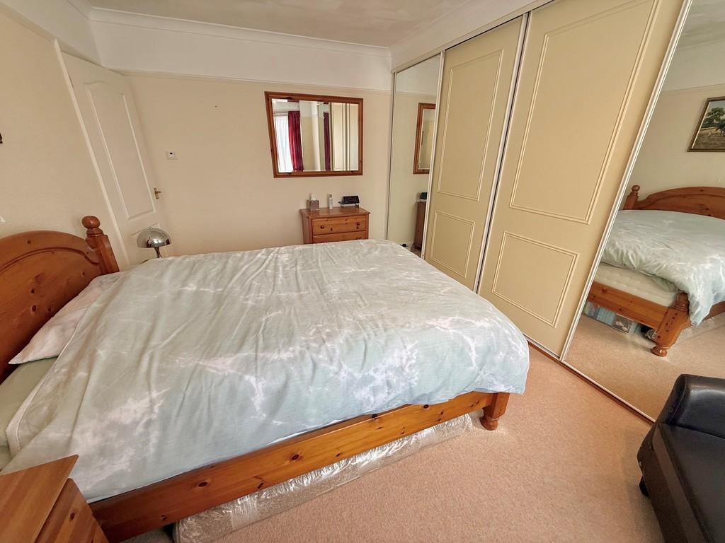 30 Clarence Drive Bedroom 1-2