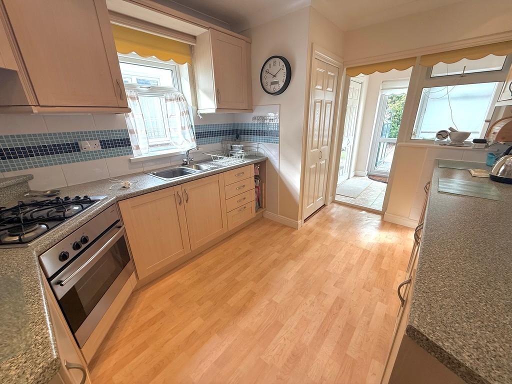 30 Clarence Drive Kitchen 1