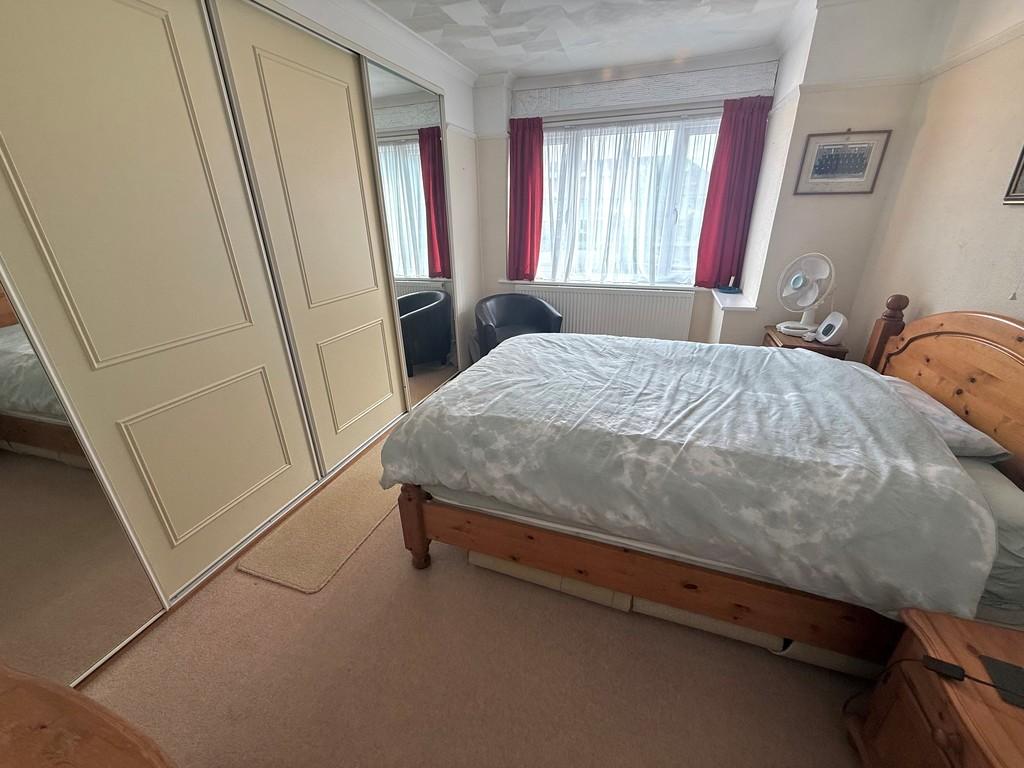 30 Clarence Drive Bedroom 1-1