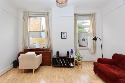 2 bedroom flat for sale, Amhurst Road, London N16