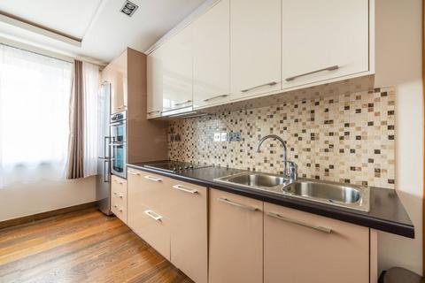 2 bedroom flat for sale, Vicarage Gate, Kensington, London, W8