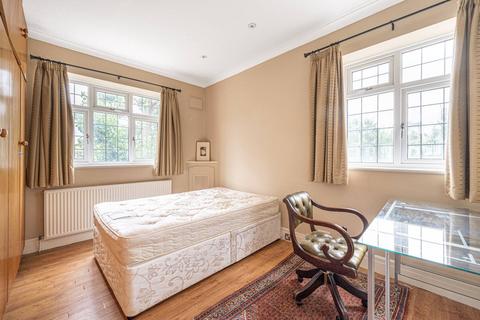 2 bedroom flat to rent, Hocroft Court, Child's Hill, London, NW2