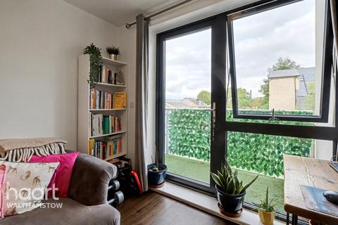 1 bedroom apartment for sale, Hillyfield, Walthamstow